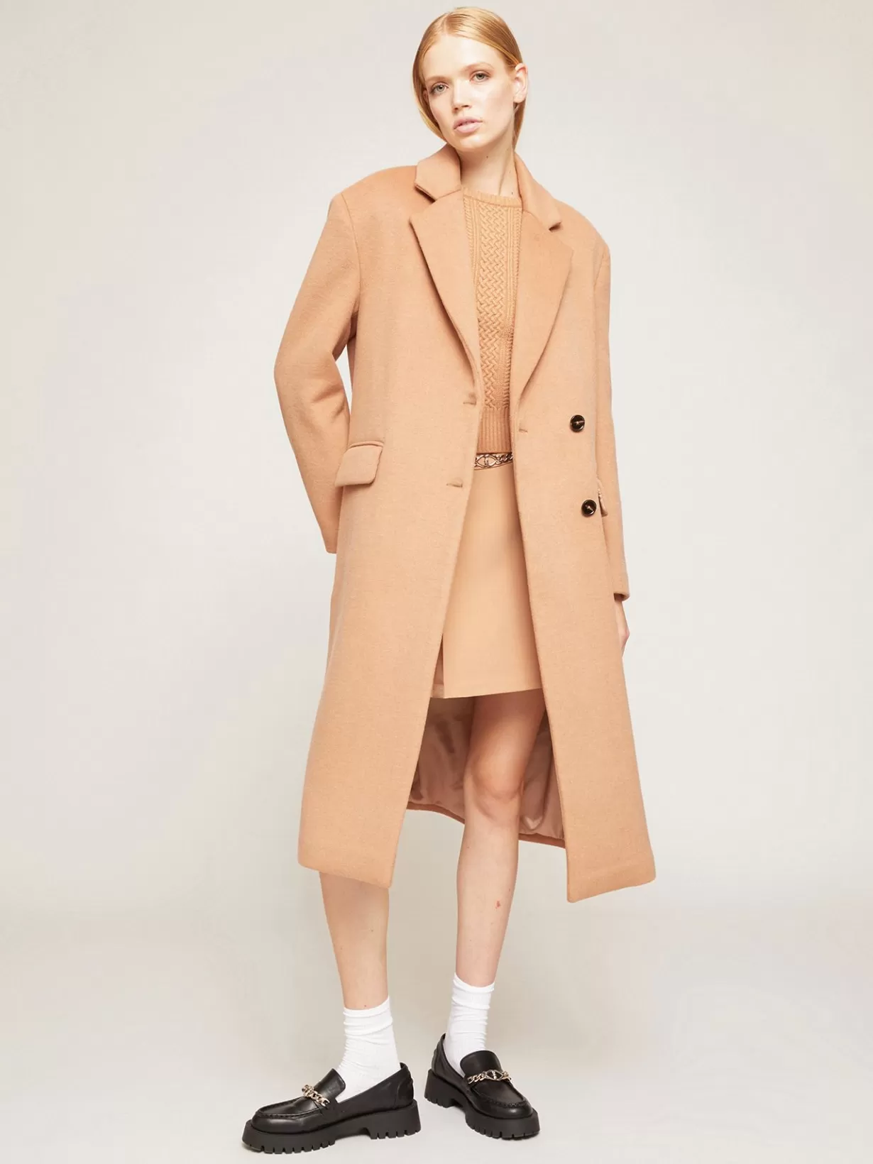 Cappotti E Piumini*Motivi Cappotto Maschile Lungo Dettaglio Bottoni